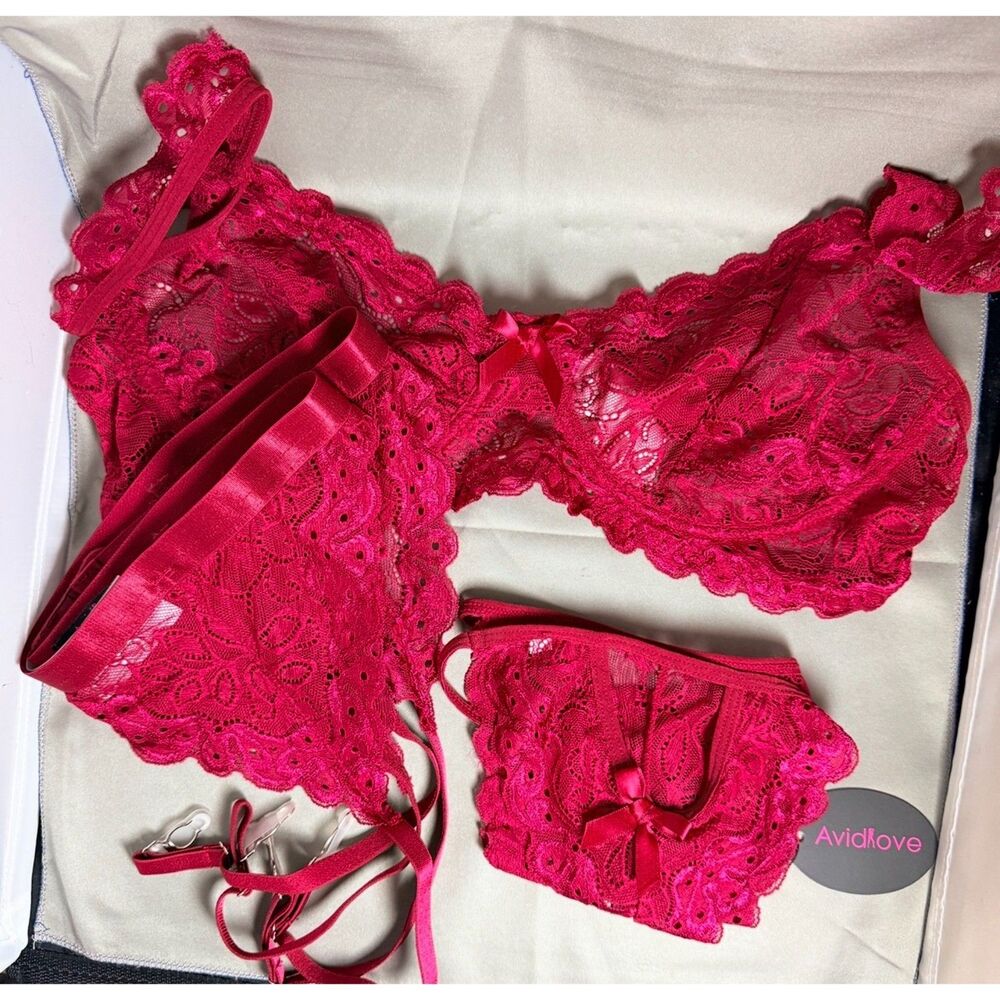 NWT Avidlove 3 Piece Lace Lingerie Set Bra, Panty, Garter Belt size XL